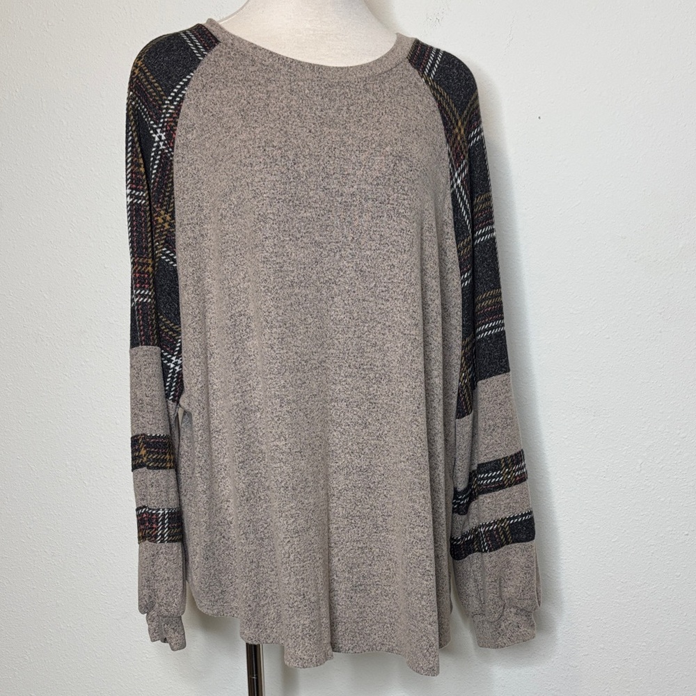Maurices size 3X Tan Plaid Sleeve Tunic Top